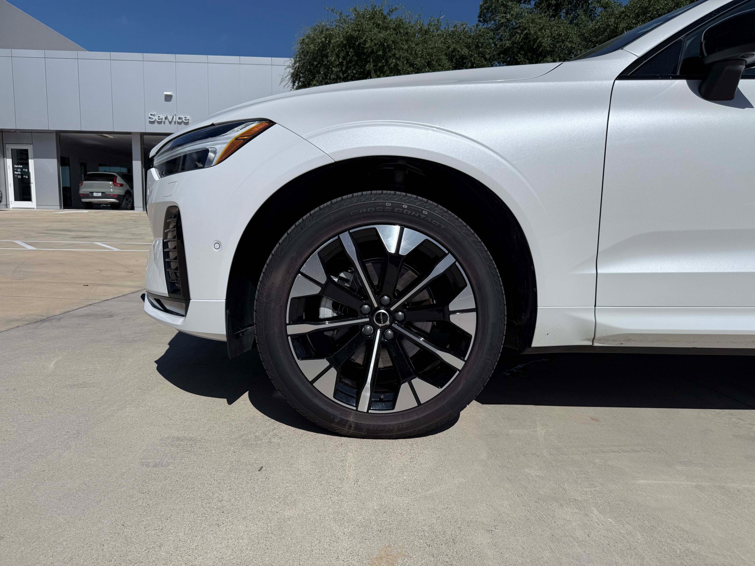Certified 2026 Volvo XC60 B5 Plus AWD/4WD image 10