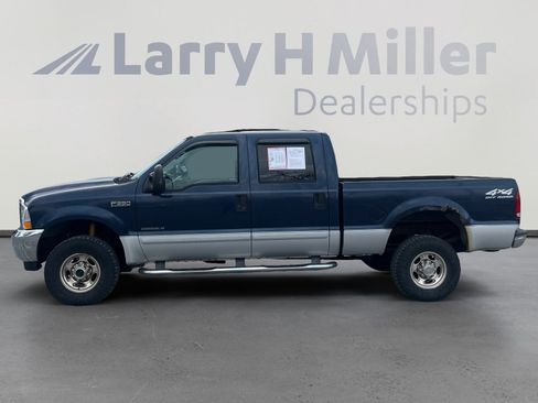 Used 2002 Ford F350 Lariat image 2