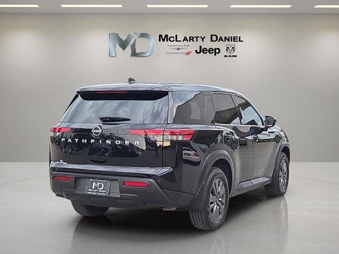 Used 2025 Nissan Pathfinder S FWD image 5