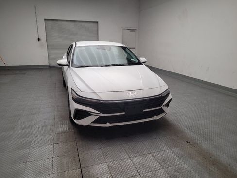Used 2024 Hyundai Elantra SEL FWD image 14