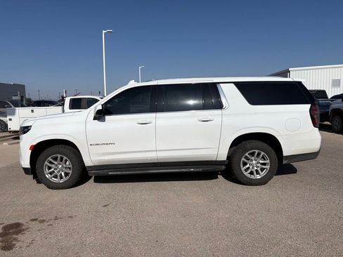Used 2022 Chevrolet Suburban LS AWD/4WD image 2