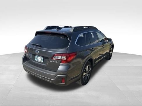 Used 2019 Subaru Outback 2.5i Limited AWD/4WD image 3