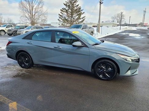 Used 2023 Hyundai Elantra SEL image 5