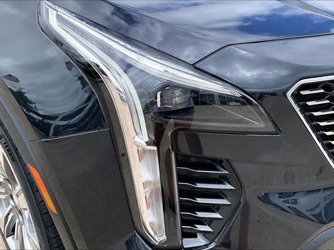 Used 2023 Cadillac XT4 Premium Luxury FWD image 17