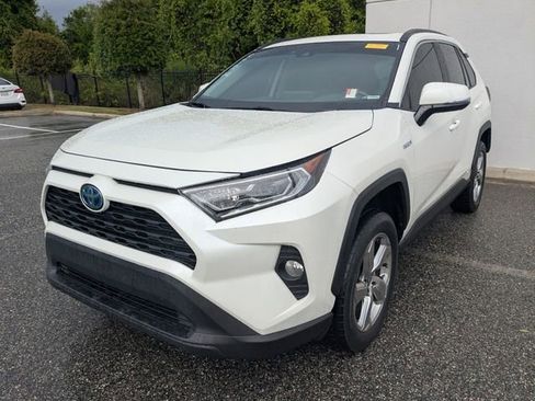 Certified 2021 Toyota RAV4 XLE Premium image 2
