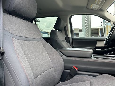 Used 2025 Ford Expedition Active AWD/4WD image 20