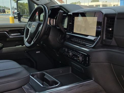 Used 2024 Chevrolet Silverado 2500 LTZ w/ LTZ Plus Package AWD/4WD image 14