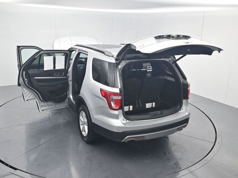 Used 2017 Ford Explorer XLT w/ Equipment Group 202A image 53