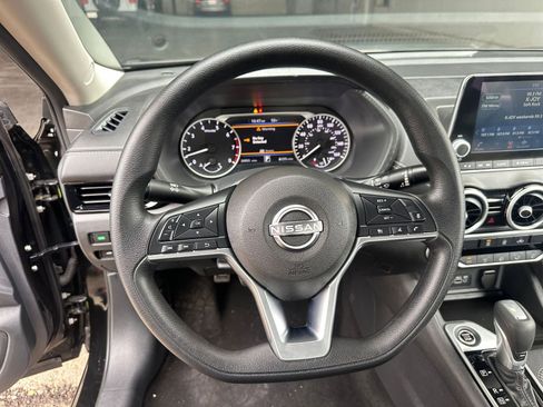 Used 2025 Nissan Sentra SV image 28