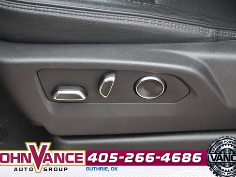 Used 2025 GMC Yukon Denali AWD/4WD image 27