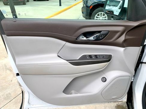Used 2020 GMC Acadia SLT FWD image 10