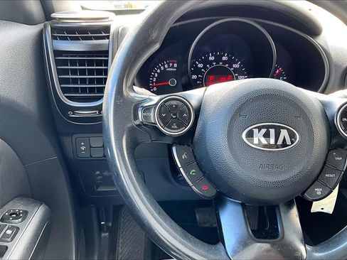 Used 2014 Kia Soul + image 13