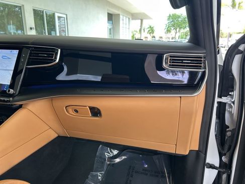 Used 2025 Jeep Grand Wagoneer L Series III w/ Rear Seat Video Group 1 AWD/4WD image 29