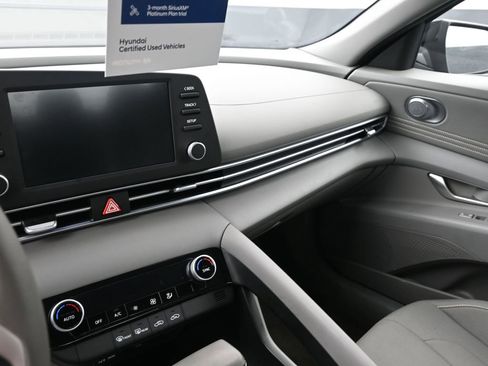 Certified 2025 Hyundai Elantra Sport image 25
