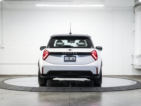 Used 2026 MINI Cooper 2-Door Hardtop FWD image 5