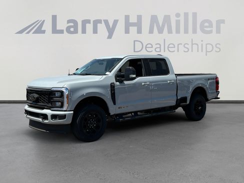 New 2026 Ford F250 Lariat w/ Black Appearance Package AWD/4WD image 1