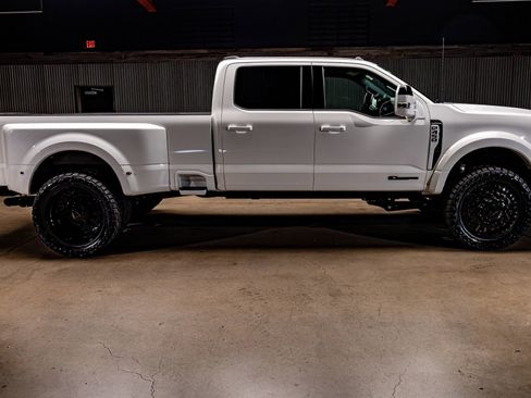 Used 2026 Ford F450 Platinum image 11