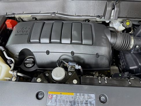 Used 2014 Chevrolet Traverse LT image 33