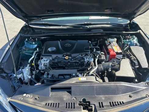 Used 2021 Toyota Camry LE image 11