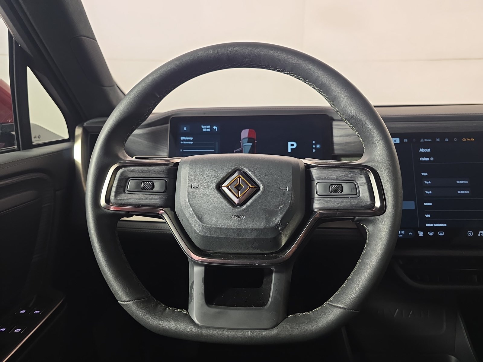 Used 2025 Rivian R1S Adventure Dual AWD/4WD image 28