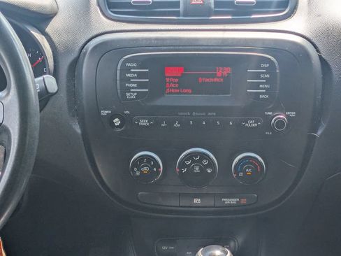Used 2014 Kia Soul + FWD image 31