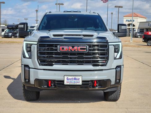 Used 2024 GMC Sierra 2500 AT4 w/ AT4 Premium Plus Package image 6