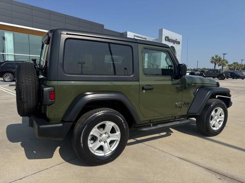 Used 2021 Jeep Wrangler Sport AWD/4WD image 7