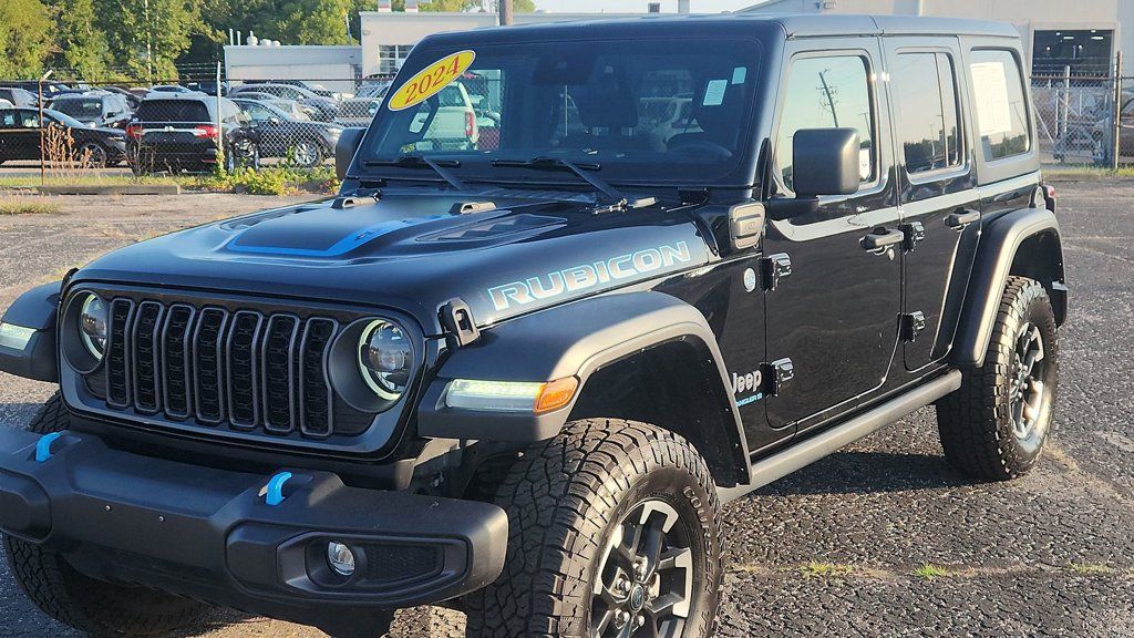 Used 2024 Jeep Wrangler Unlimited Rubicon 4xe AWD/4WD image 3