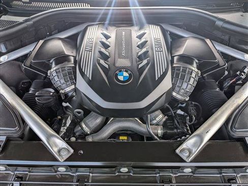 Used 2022 BMW X7 M50i w/ Executive Package AWD/4WD image 25
