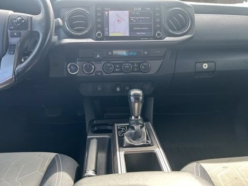 Used 2020 Toyota Tacoma TRD Off-Road AWD/4WD image 30