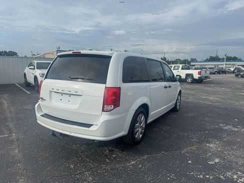 Used 2019 Dodge Grand Caravan SE w/ UConnect Hands-Free Group FWD image 6