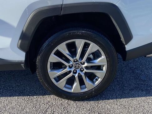 Used 2025 Toyota RAV4 XLE Premium FWD image 9