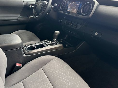Used 2019 Toyota Tacoma TRD Sport w/ Technology Package RWD image 15