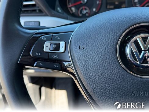 Used 2021 Volkswagen Passat 2.0T SE image 36