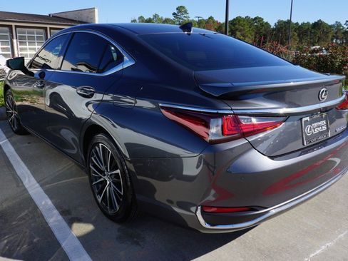 Certified 2025 Lexus ES 300h w/ Premium Package image 4