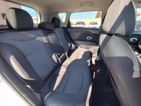 Used 2018 Kia Soul + FWD image 38