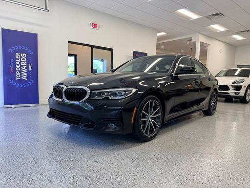 Used 2020 BMW 330i Sedan w/ Premium Package RWD image 4