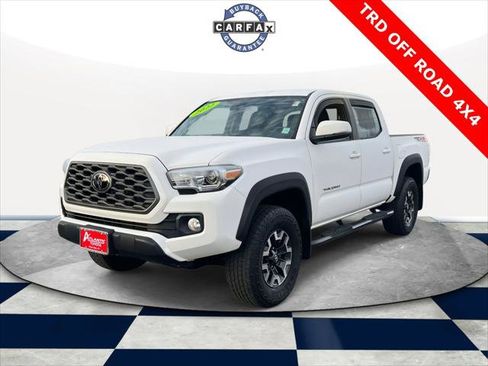 Certified 2022 Toyota Tacoma TRD Off-Road image 2