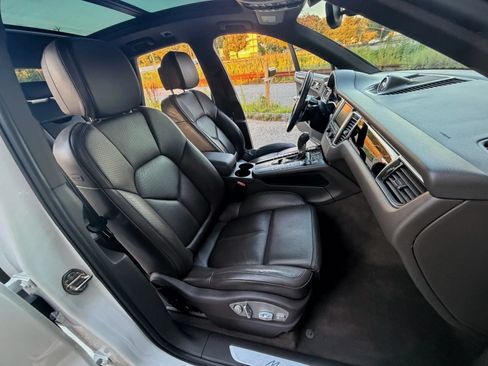 Used 2016 Porsche Macan S AWD/4WD image 42
