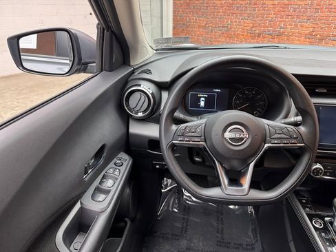 Used 2024 Nissan Kicks SV image 13