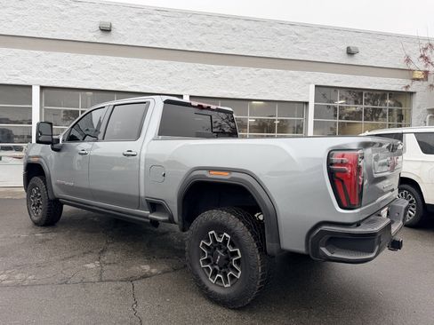 Used 2025 GMC Sierra 2500 AT4X image 6