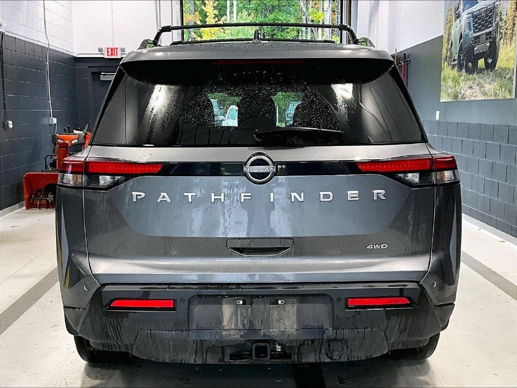 Used 2025 Nissan Pathfinder SV w/ SV Premium Package AWD/4WD image 5