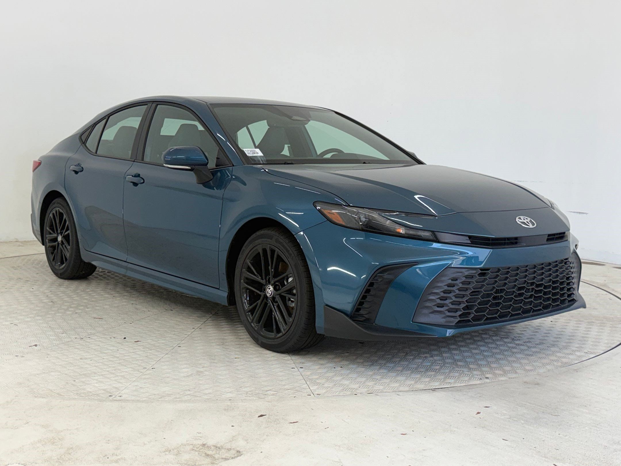Used 2026 Toyota Camry SE w/ Convenience Package FWD image 7