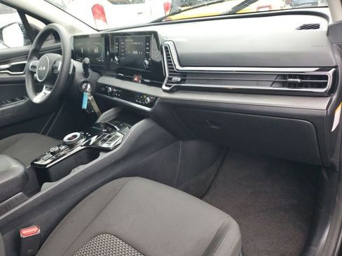 Used 2023 Kia Sportage LX image 10