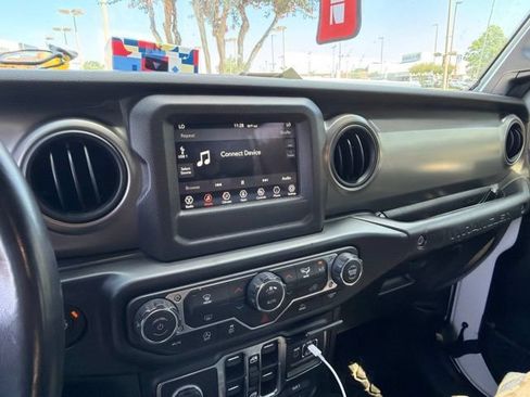 Used 2021 Jeep Wrangler Unlimited Sport AWD/4WD image 4