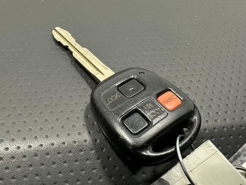 Used 2013 Toyota FJ Cruiser 4WD image 24