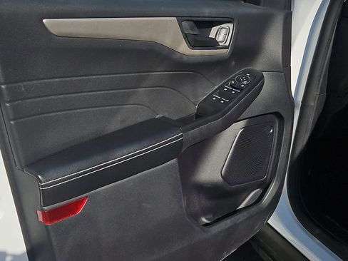 Used 2022 Ford Escape SE w/ Convenience Package image 18