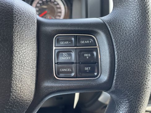 Used 2020 RAM 1500 Classic SLT image 12