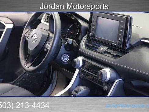Used 2020 Toyota RAV4 LE image 25