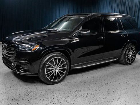 New 2025 Mercedes-Benz GLS 580 4MATIC image 1